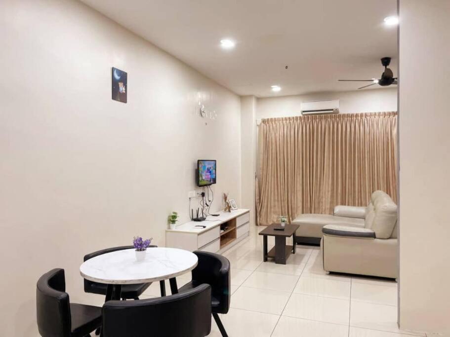 Cozyhouse 4Room 3Bath Room 10Pax'''Simpangampattasek Simpang Ampat  외부 사진