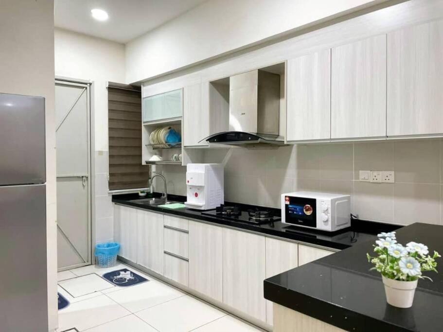 Cozyhouse 4Room 3Bath Room 10Pax'''Simpangampattasek Simpang Ampat  외부 사진